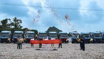 玉柴物流集團(tuán)玉柴機(jī)電玉林公司交付20輛乘龍牽引重載新能源車，助力客戶開(kāi)啟綠色運(yùn)輸新篇章